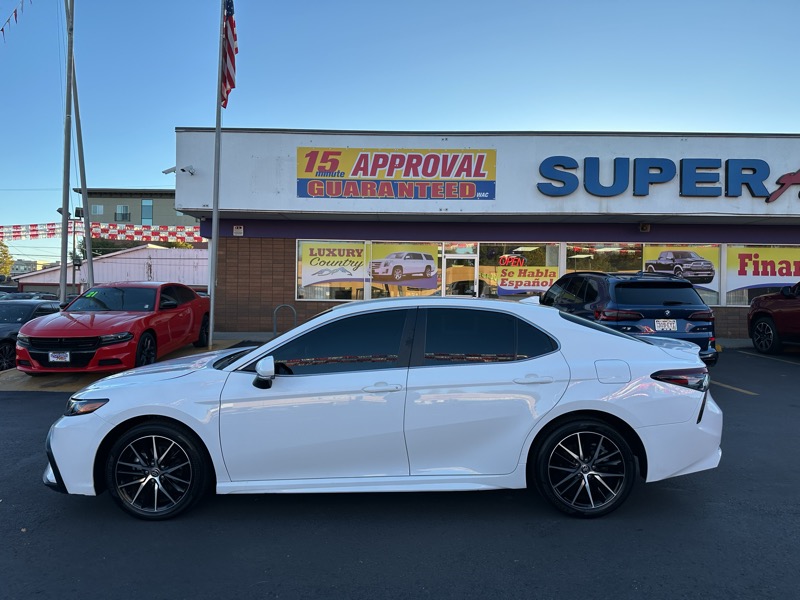Toyota Camry SE Auto (Natl) 2024