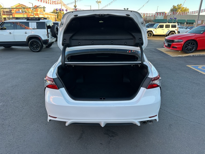 Toyota Camry SE Auto (Natl) 2024