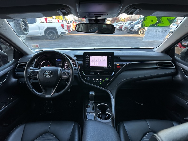 Toyota Camry SE Auto (Natl) 2024
