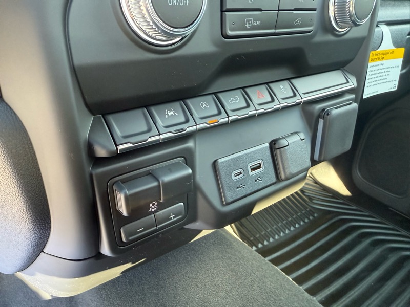 GMC Sierra 1500 4WD Reg Cab 126" Pro 2026