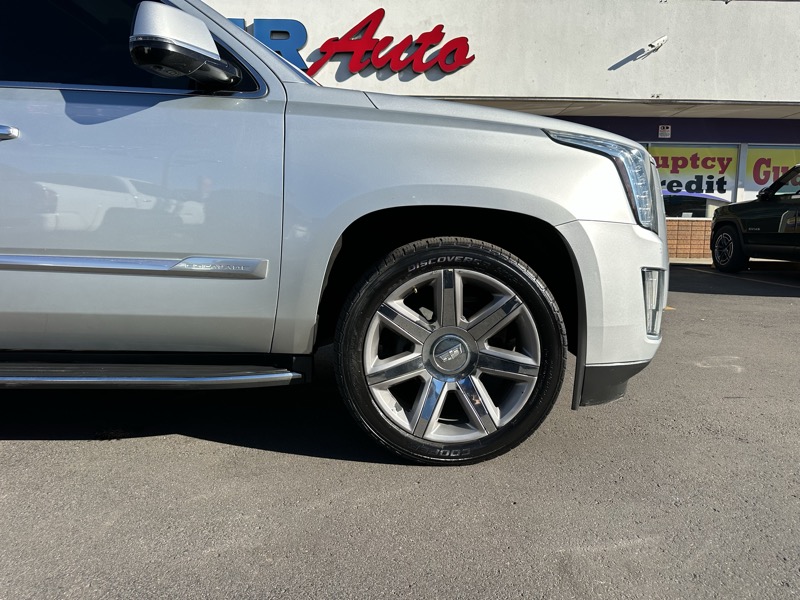 Cadillac Escalade 4WD 4dr Luxury 2015