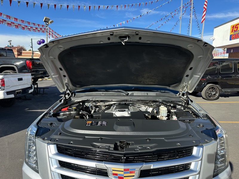 Cadillac Escalade 4WD 4dr Luxury 2015