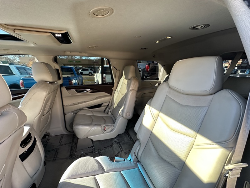 Cadillac Escalade 4WD 4dr Luxury 2015