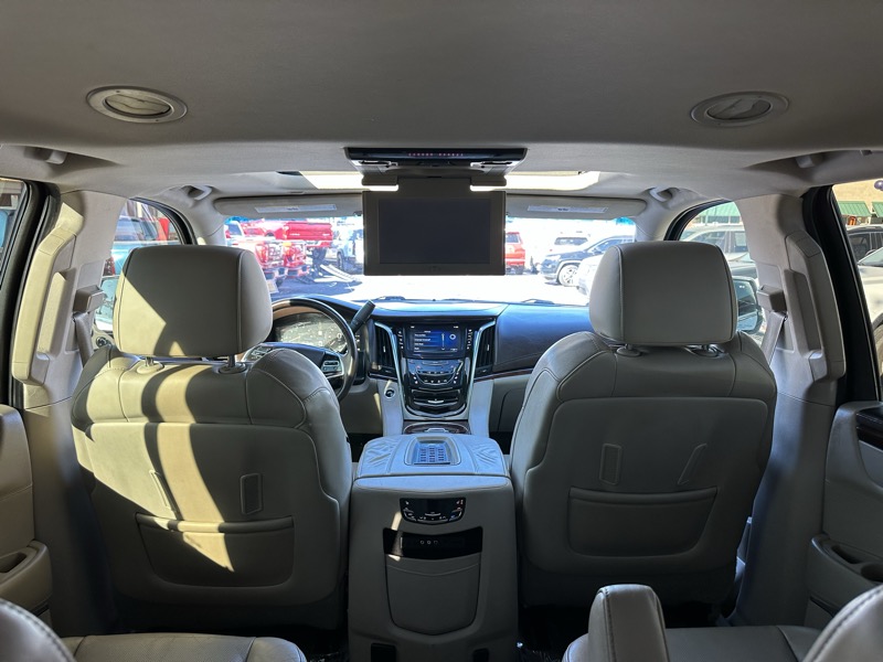Cadillac Escalade 4WD 4dr Luxury 2015
