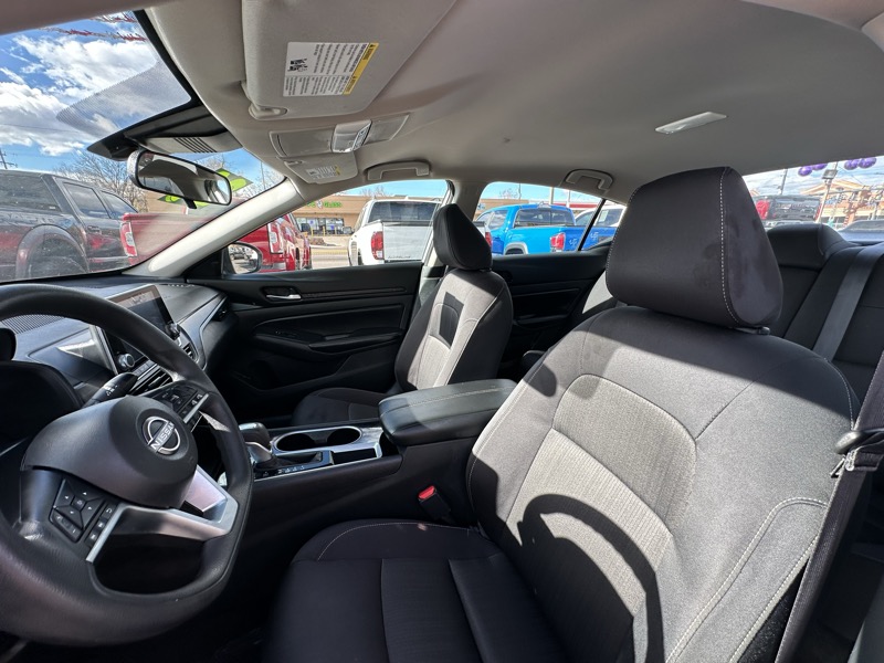 Nissan Altima 2.5 SV Sedan 2024