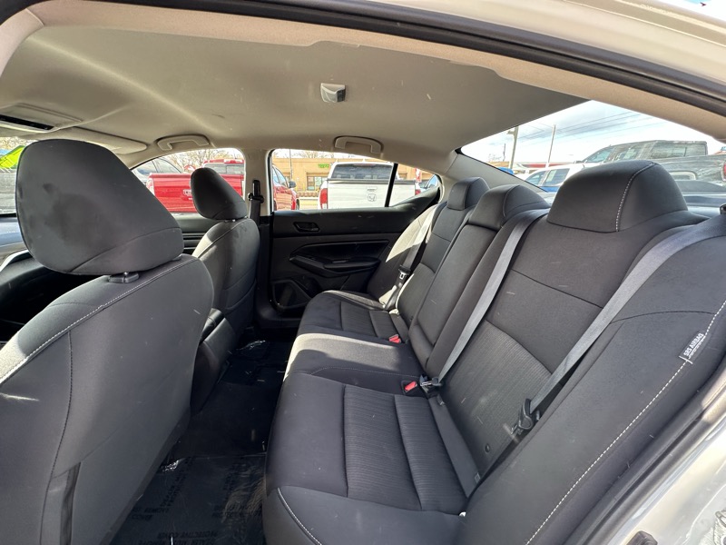 Nissan Altima 2.5 SV Sedan 2024