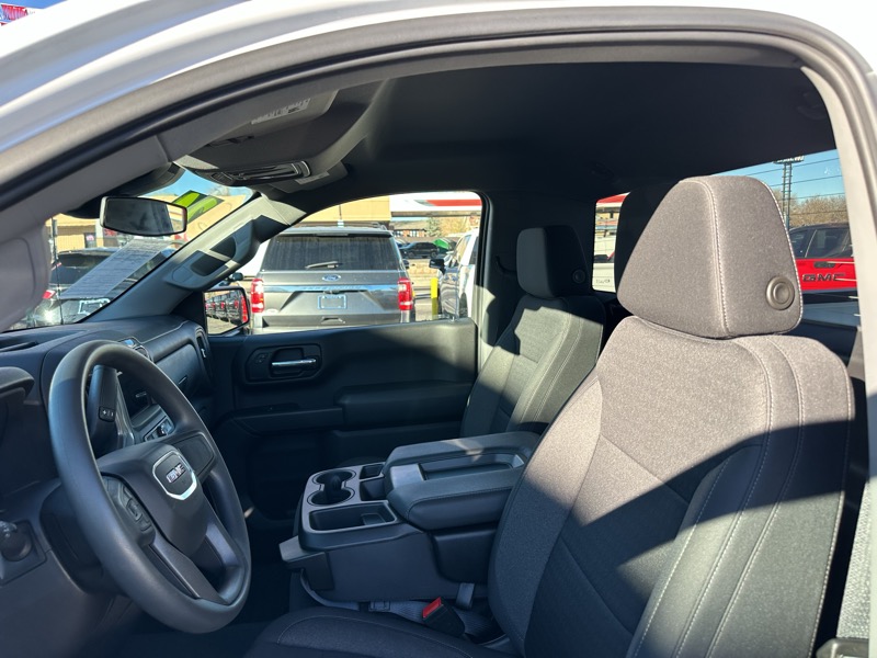 GMC Sierra 1500 4WD Reg Cab 126" Pro 2024