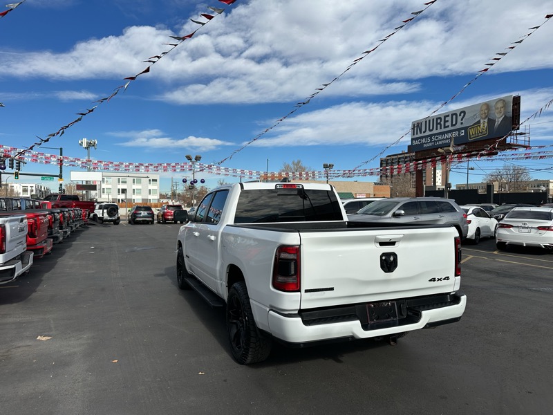 RAM 1500 Big Horn 4x4 Crew Cab 5'7" Box 2020