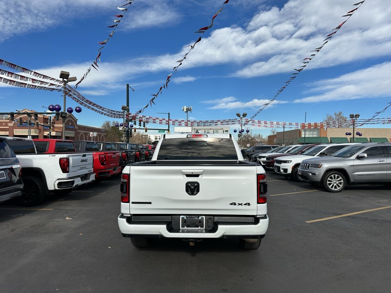 RAM 1500 Big Horn 4x4 Crew Cab 5'7" Box 2020