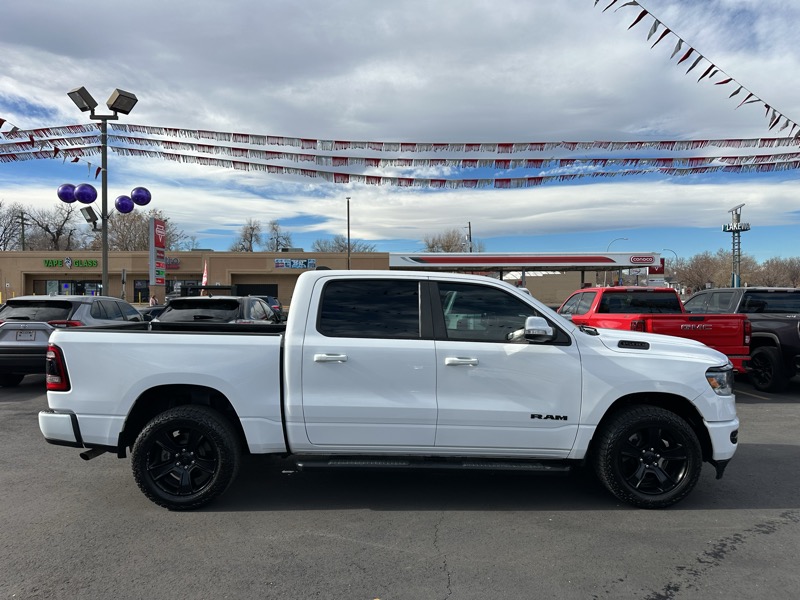 RAM 1500 Big Horn 4x4 Crew Cab 5'7" Box 2020