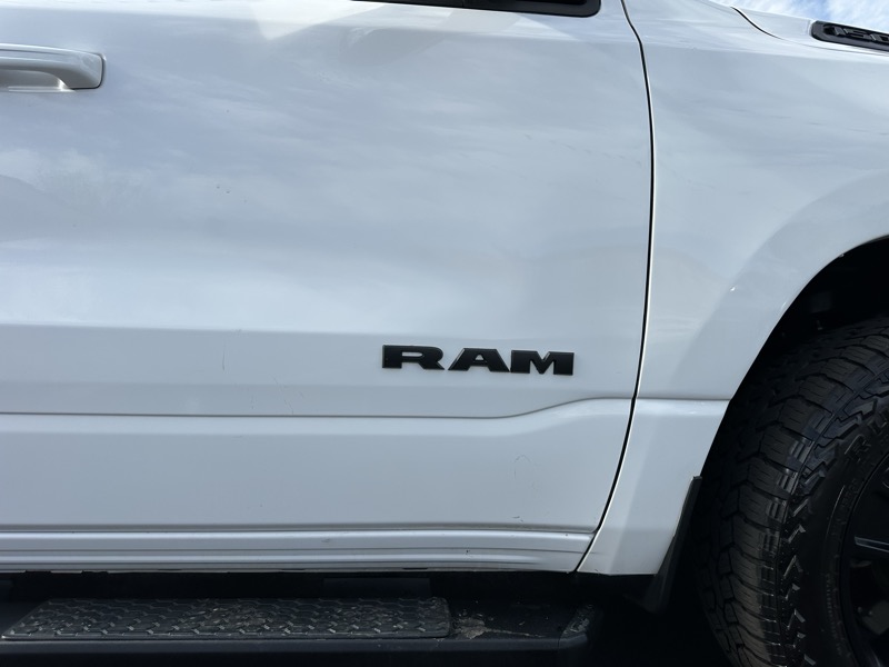 RAM 1500 Big Horn 4x4 Crew Cab 5'7" Box 2020