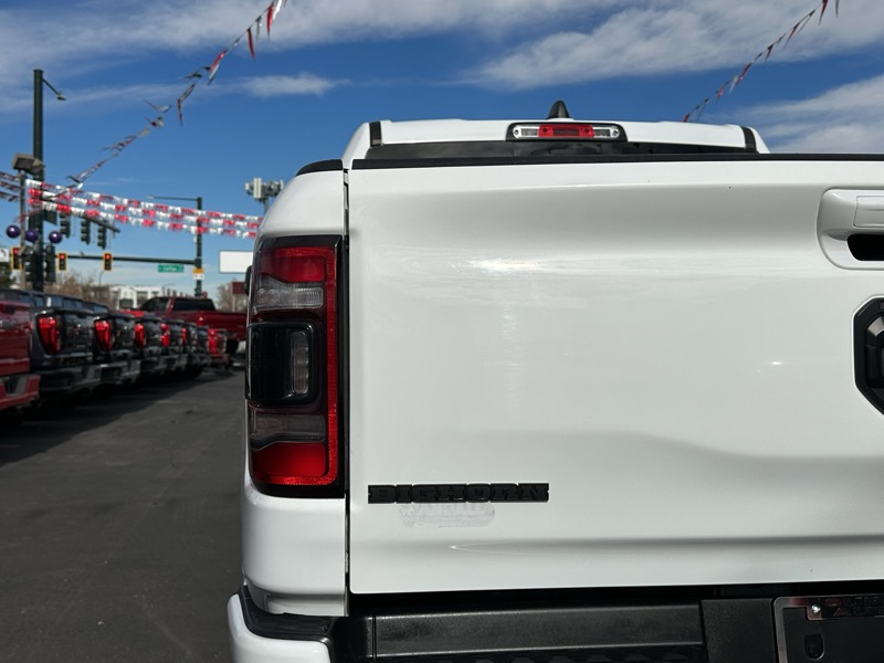 RAM 1500 Big Horn 4x4 Crew Cab 5'7" Box 2020