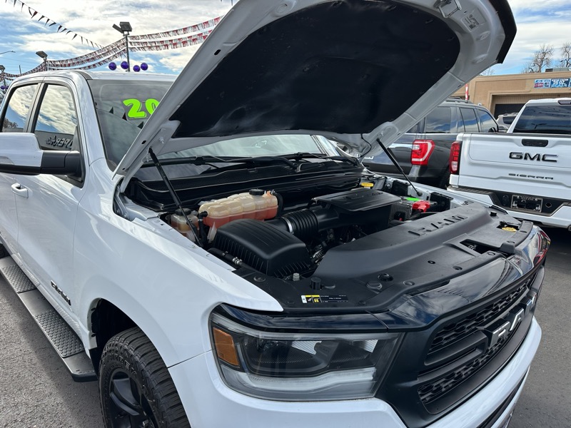 RAM 1500 Big Horn 4x4 Crew Cab 5'7" Box 2020