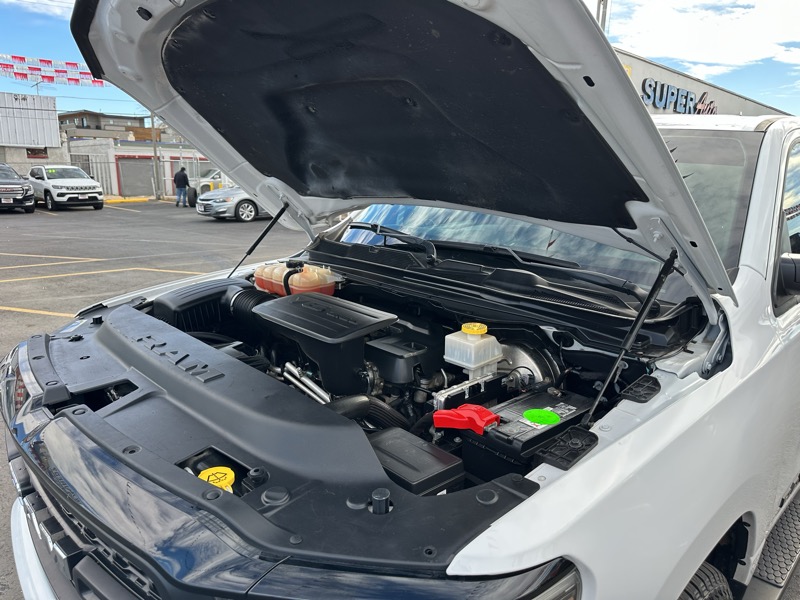 RAM 1500 Big Horn 4x4 Crew Cab 5'7" Box 2020