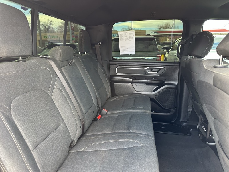 RAM 1500 Big Horn 4x4 Crew Cab 5'7" Box 2020