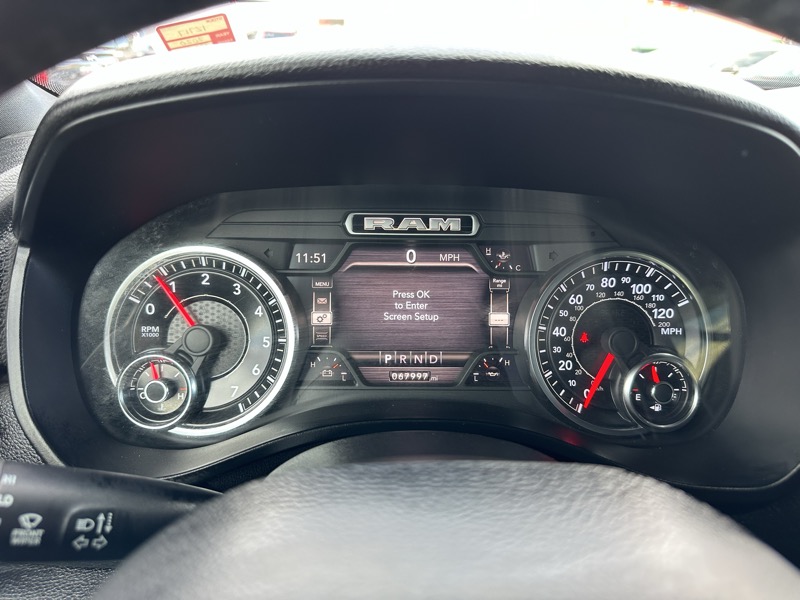 RAM 1500 Big Horn 4x4 Crew Cab 5'7" Box 2020