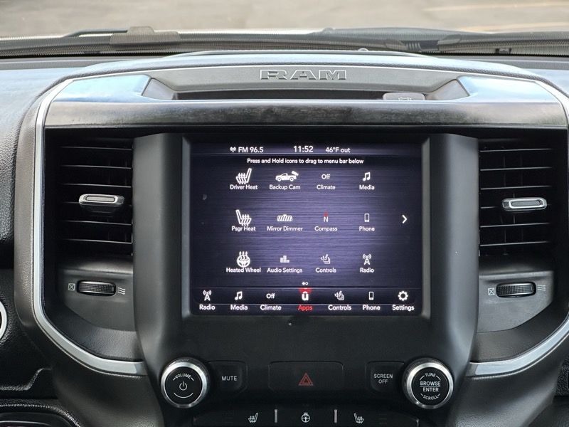 RAM 1500 Big Horn 4x4 Crew Cab 5'7" Box 2020