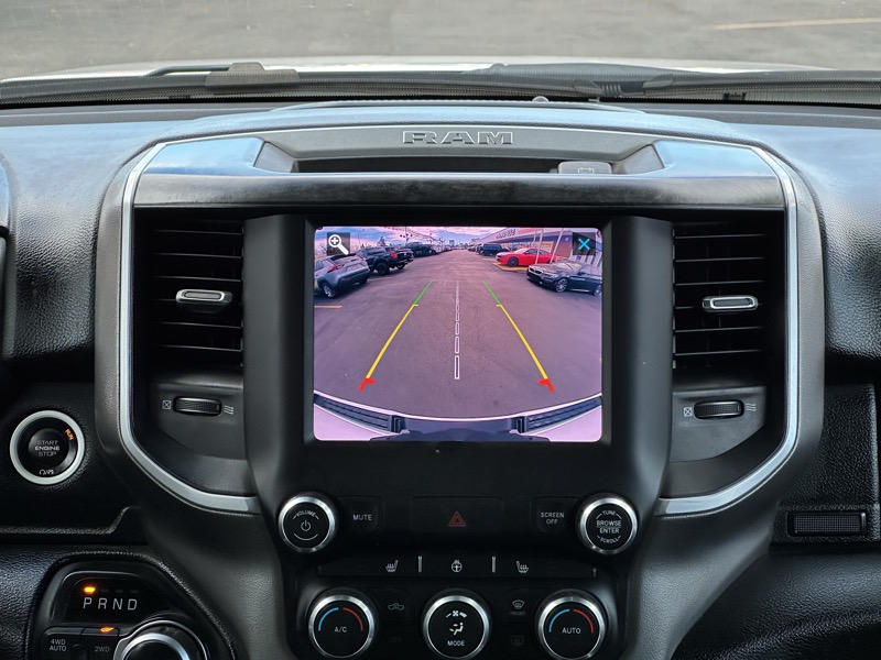 RAM 1500 Big Horn 4x4 Crew Cab 5'7" Box 2020