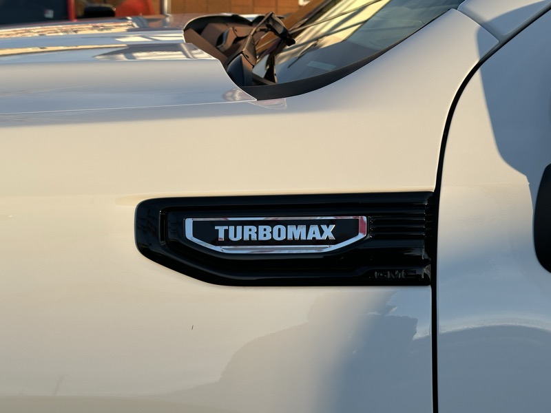 GMC Sierra 1500 4WD Reg Cab 126" Pro 2025