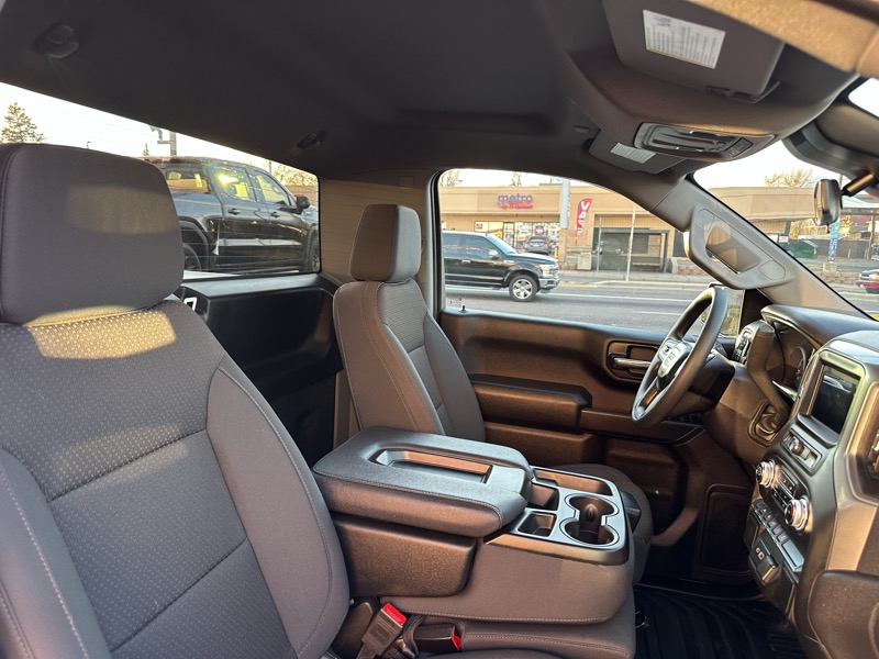 GMC Sierra 1500 4WD Reg Cab 126" Pro 2025