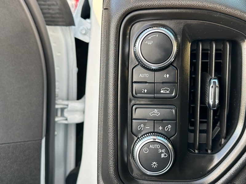 GMC Sierra 1500 4WD Reg Cab 126" Pro 2025