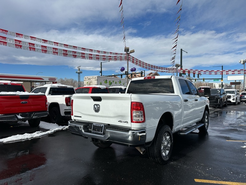 RAM 2500 Big Horn 4x4 Crew Cab 6'4" Box 2024