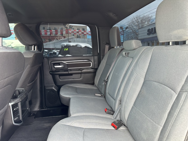 RAM 2500 Big Horn 4x4 Crew Cab 6'4" Box 2024
