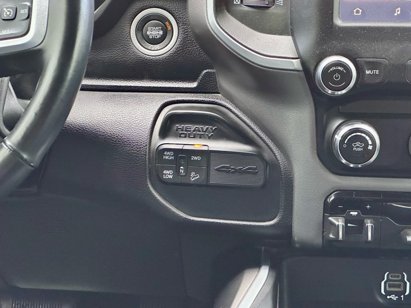 RAM 2500 Big Horn 4x4 Crew Cab 6'4" Box 2024