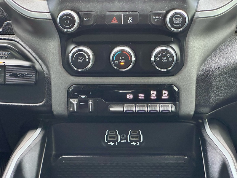 RAM 2500 Big Horn 4x4 Crew Cab 6'4" Box 2024