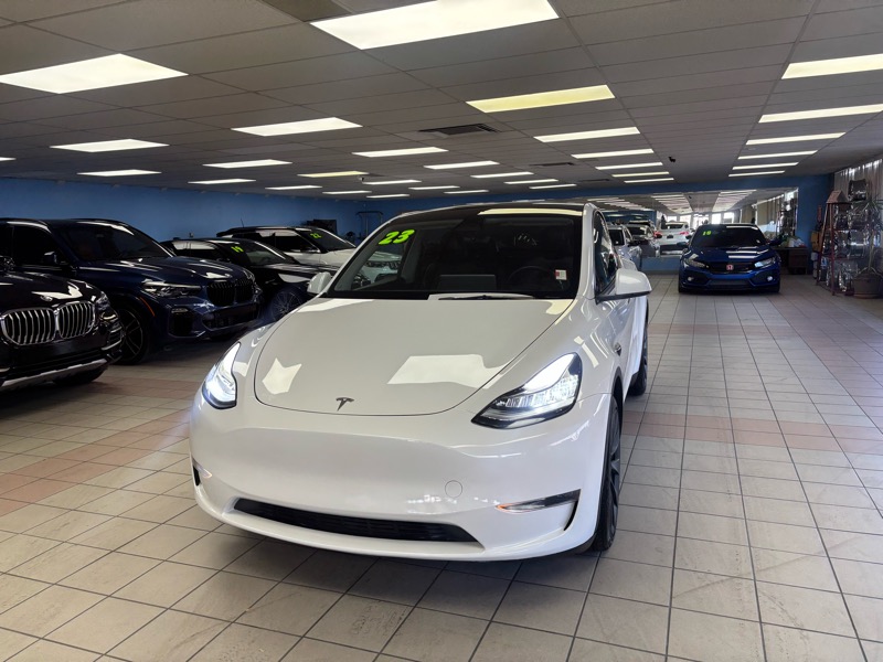 Tesla Model Y Long Range AWD 2023