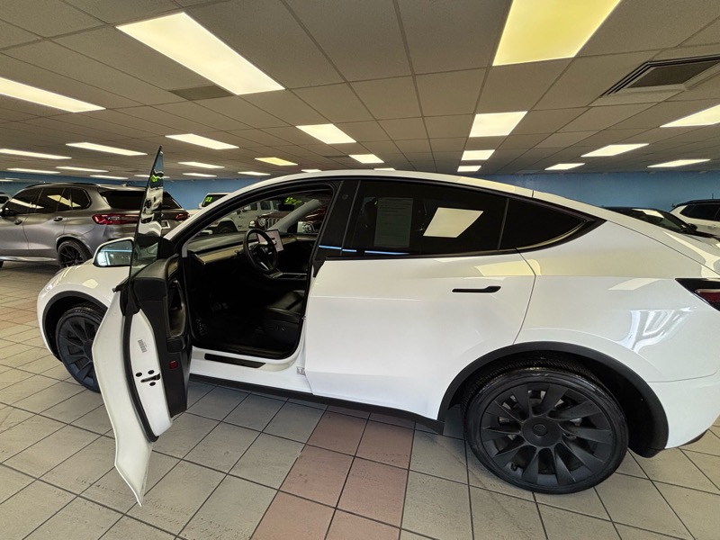 Tesla Model Y Long Range AWD 2023