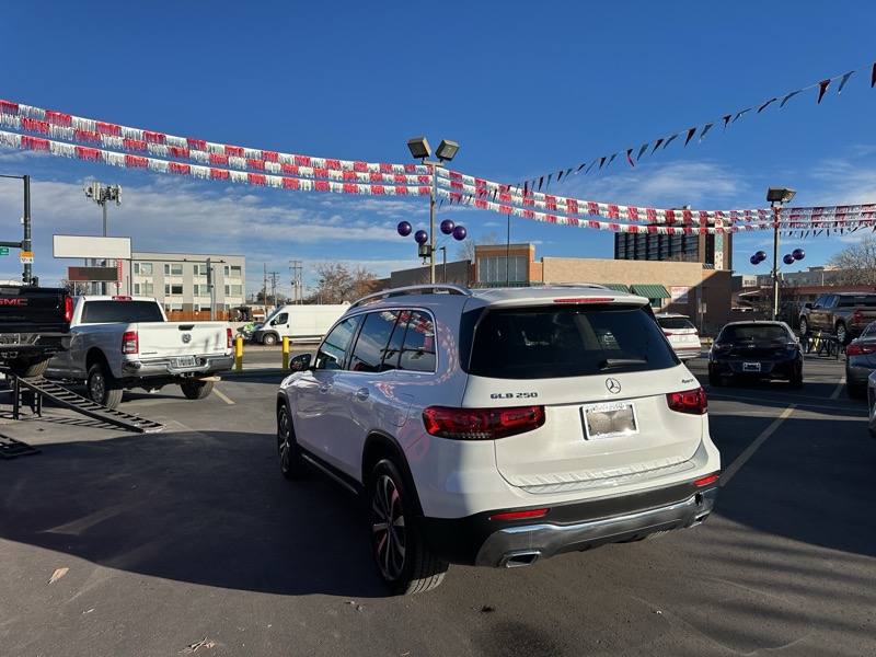 Mercedes-Benz GLB GLB 250 4MATIC SUV 2021