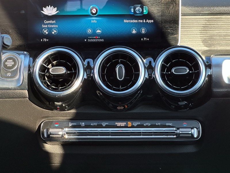 Mercedes-Benz GLB GLB 250 4MATIC SUV 2021