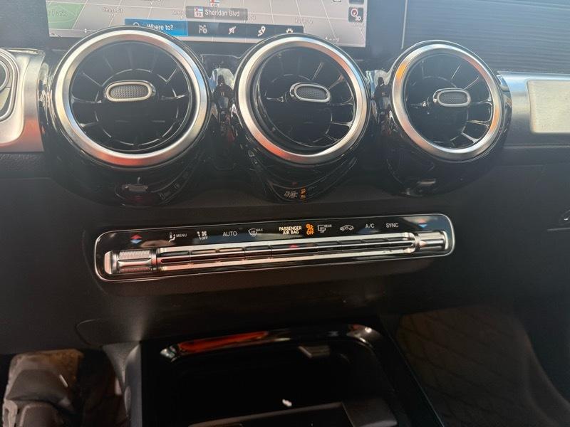 Mercedes-Benz GLB GLB 250 4MATIC SUV 2021