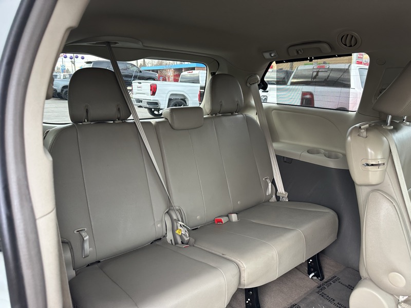 Toyota Sienna XLE Auto Access Seat FWD 7-Passenger (Natl) 2017