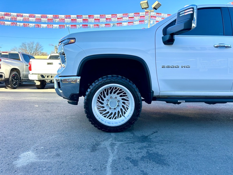 Chevrolet Silverado 2500HD 4WD Crew Cab 159" LTZ 2024
