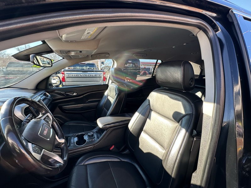 GMC Acadia AWD 4dr SLT 2021