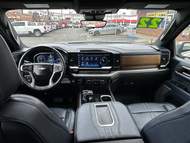 Chevrolet Silverado 1500 4WD Crew Cab 147" High Country 2022
