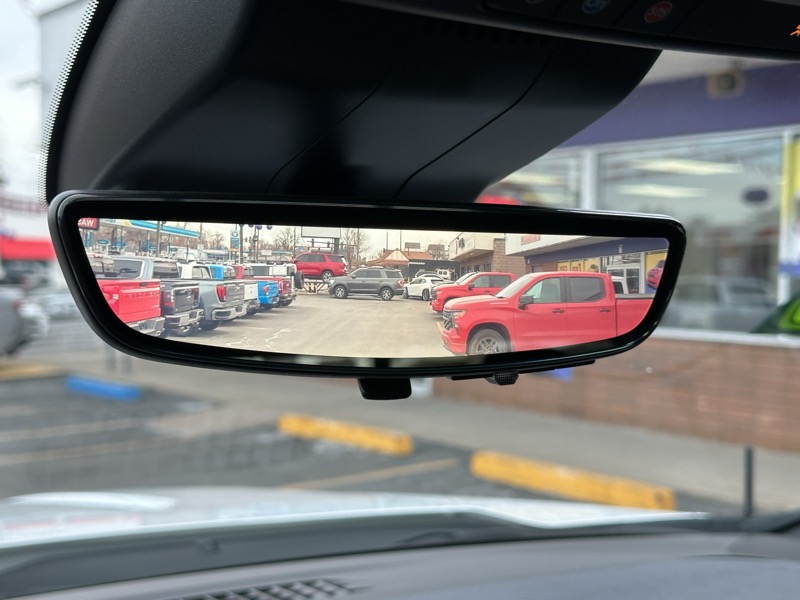 Chevrolet Silverado 1500 4WD Crew Cab 147" High Country 2022