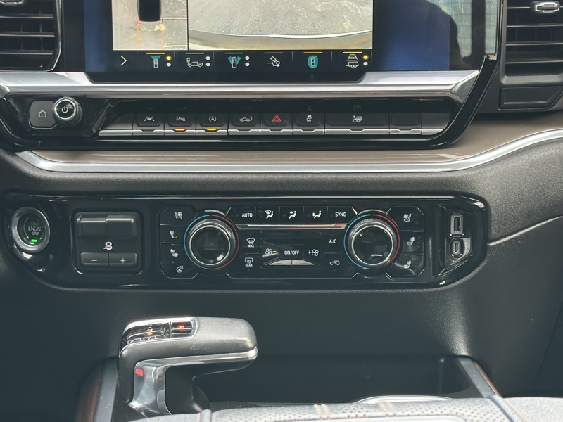 Chevrolet Silverado 1500 4WD Crew Cab 147" High Country 2022