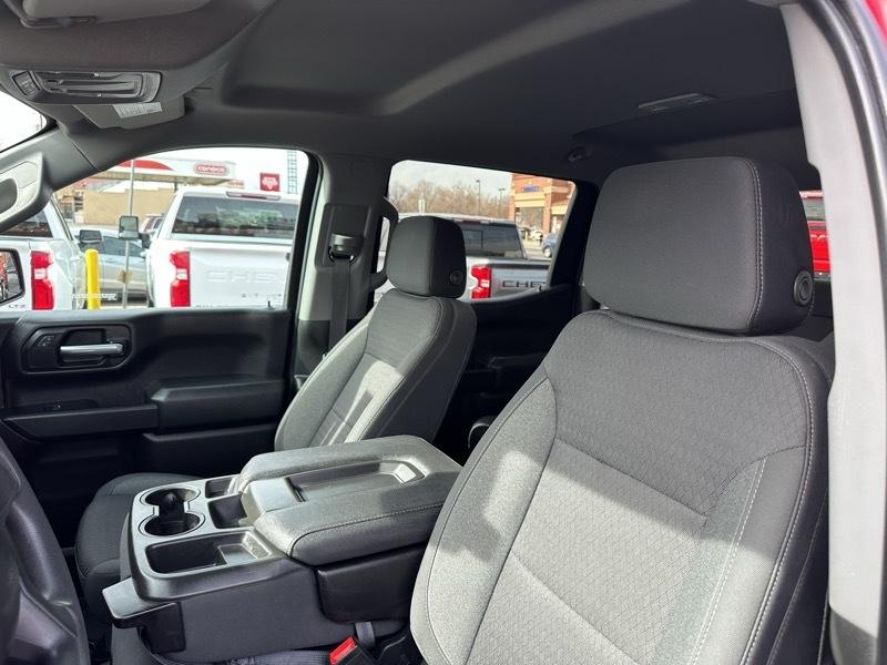 Chevrolet Silverado 1500 4WD Crew Cab 157" Custom 2022