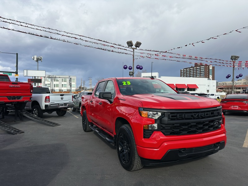 Chevrolet Silverado 1500 4WD Crew Cab 147" Custom 2023
