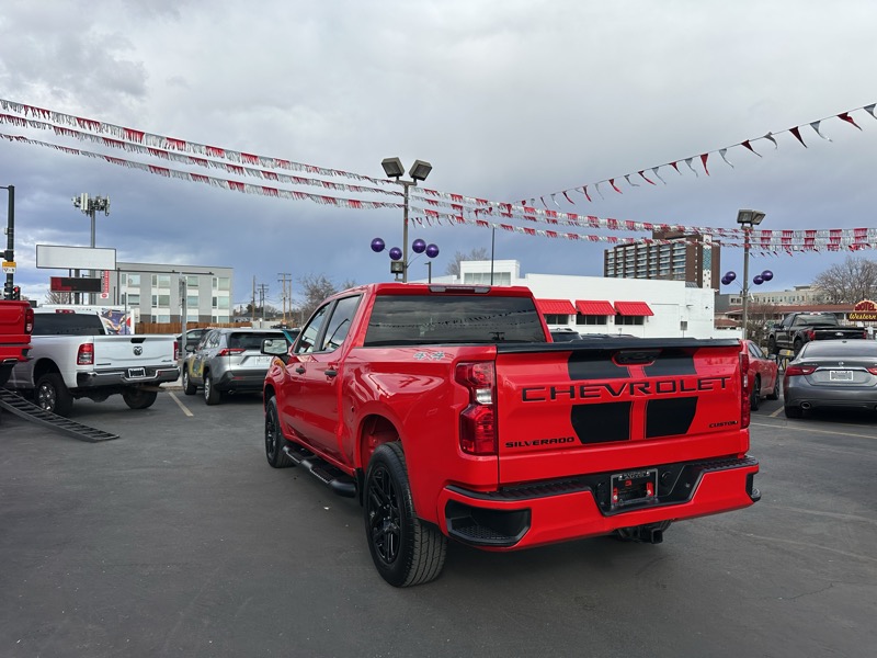 Chevrolet Silverado 1500 4WD Crew Cab 147" Custom 2023