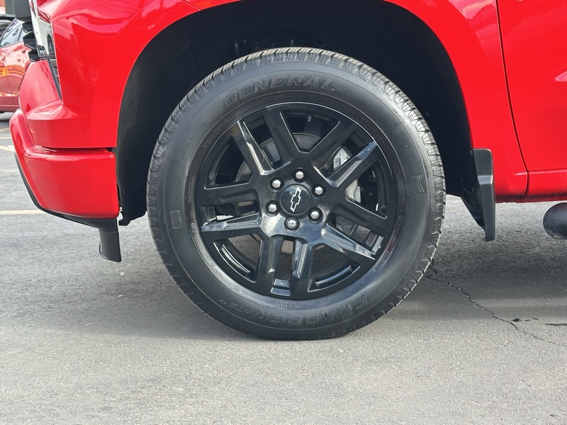 Chevrolet Silverado 1500 4WD Crew Cab 147" Custom 2023