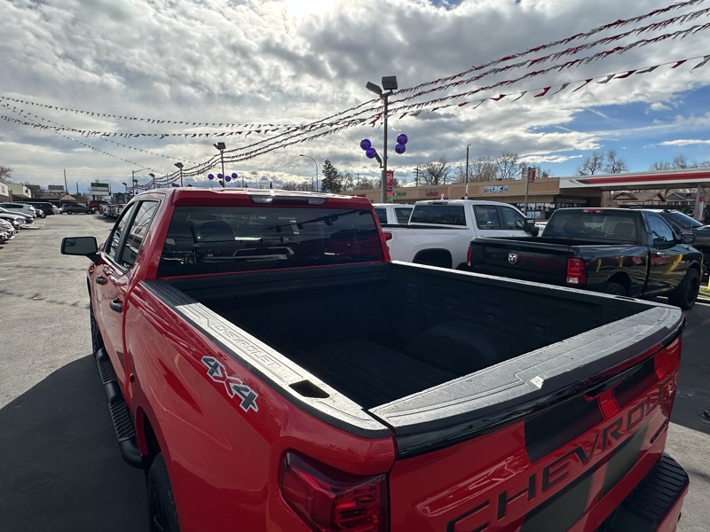 Chevrolet Silverado 1500 4WD Crew Cab 147" Custom 2023