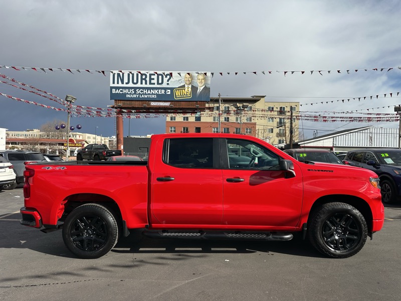 Chevrolet Silverado 1500 4WD Crew Cab 147" Custom 2023