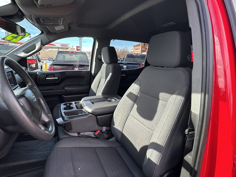 Chevrolet Silverado 1500 4WD Crew Cab 147" Custom 2023