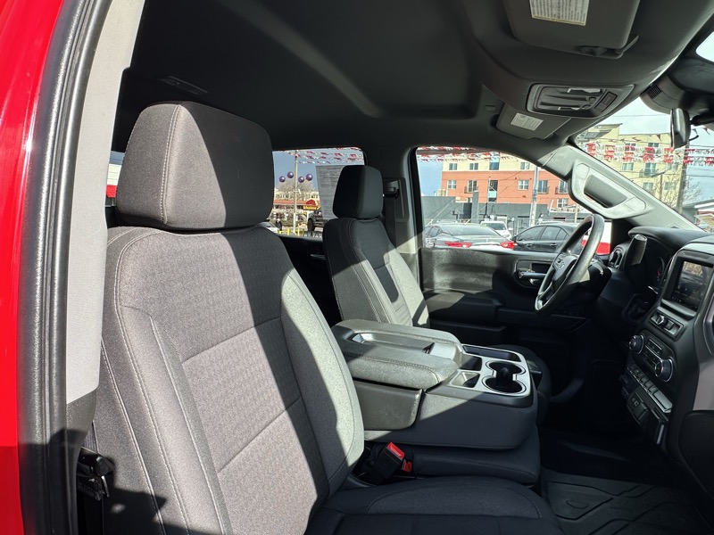 Chevrolet Silverado 1500 4WD Crew Cab 147" Custom 2023