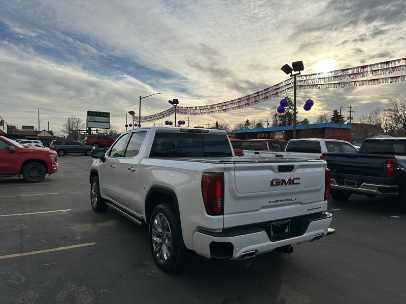 GMC Sierra 1500 4WD Crew Cab 147" Denali 2023