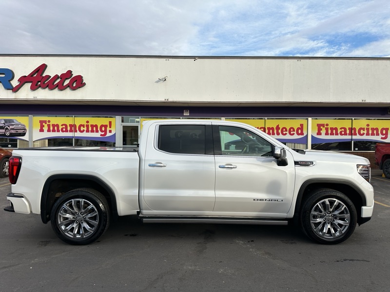 GMC Sierra 1500 4WD Crew Cab 147" Denali 2023
